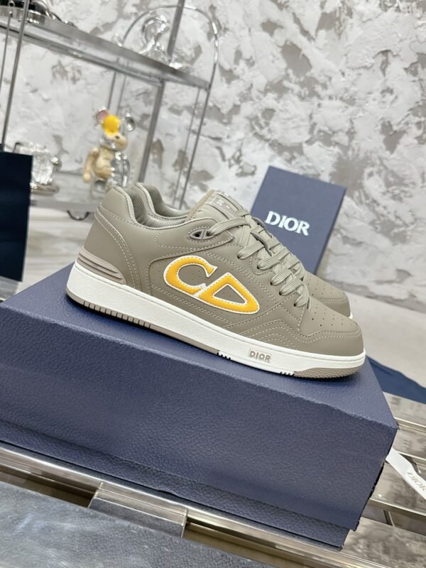 Dior women