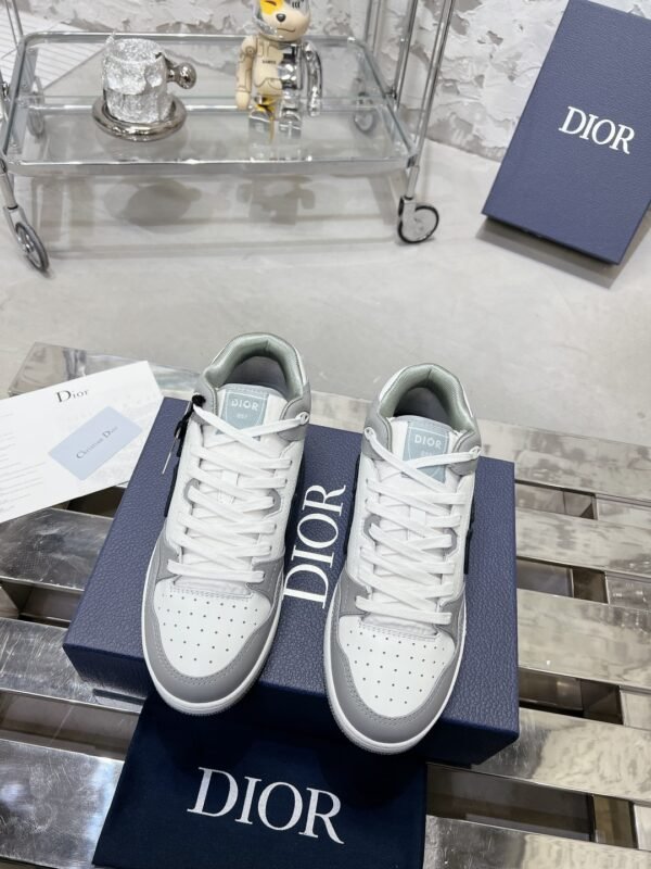 Dior women