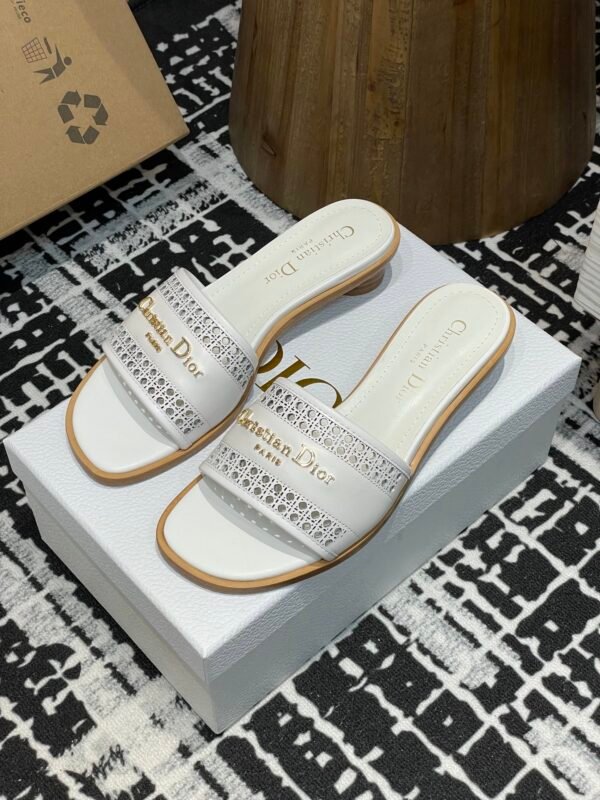 Dior women