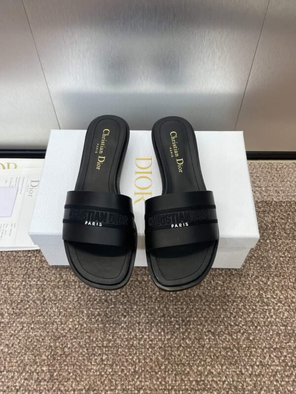 Dior women