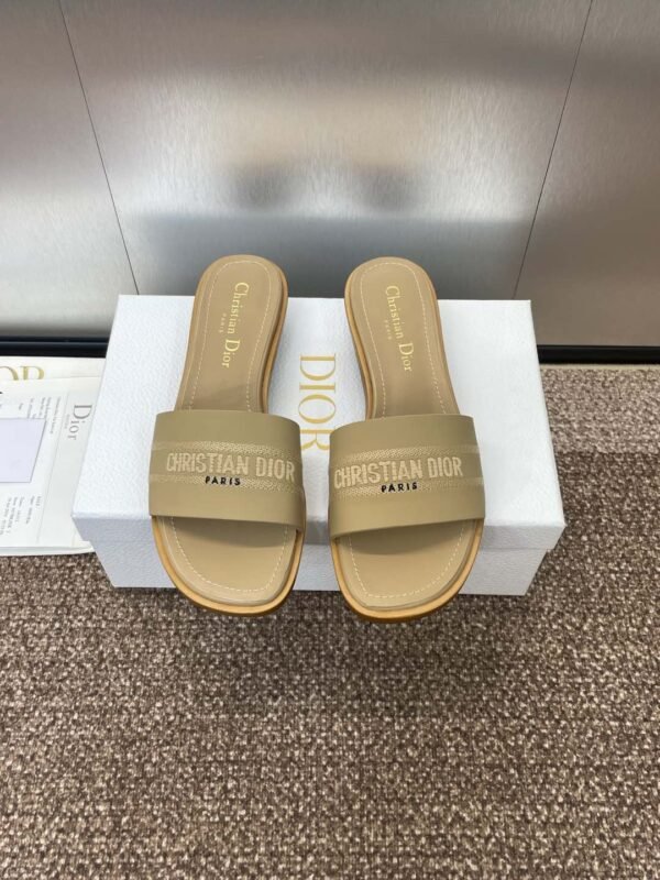 Dior women