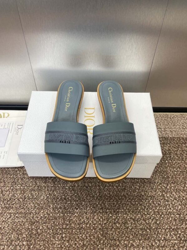 Dior women