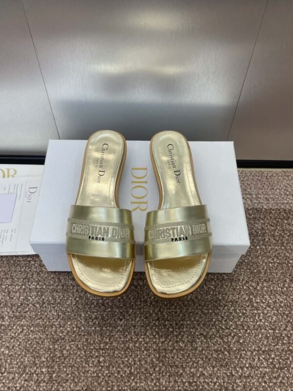 Dior women