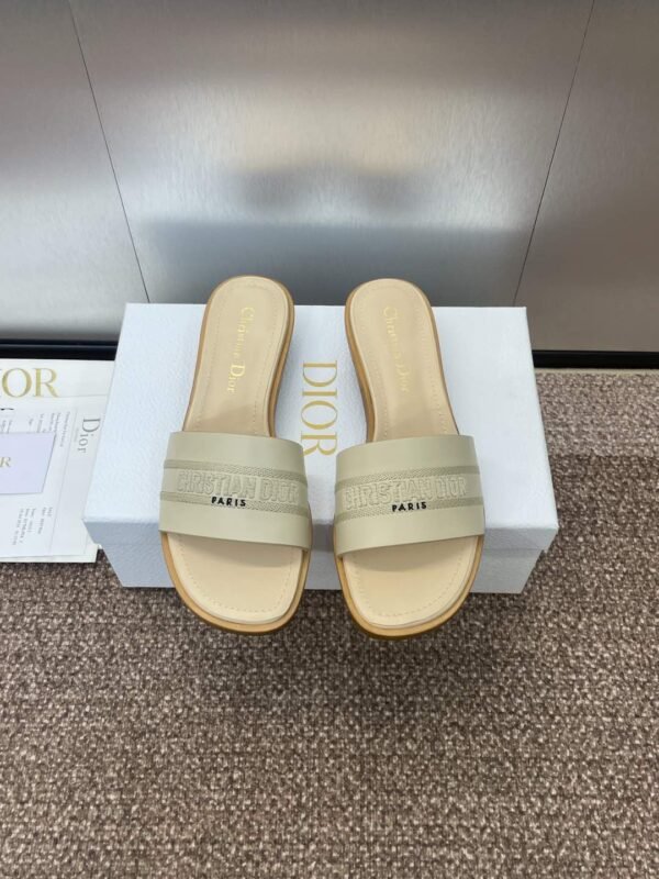 Dior women