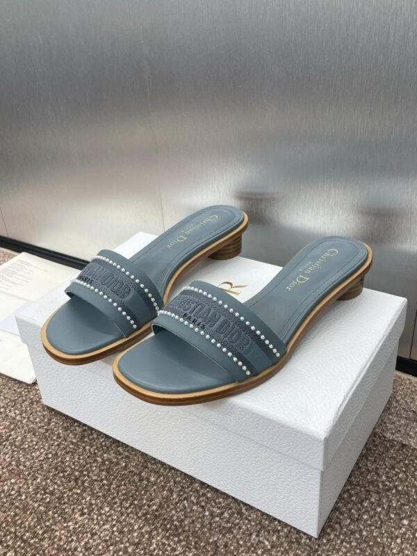 Dior women