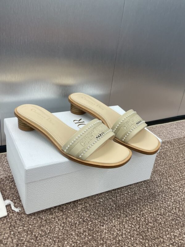 Dior women