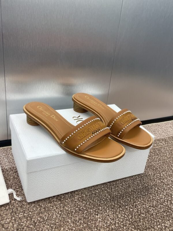 Dior women