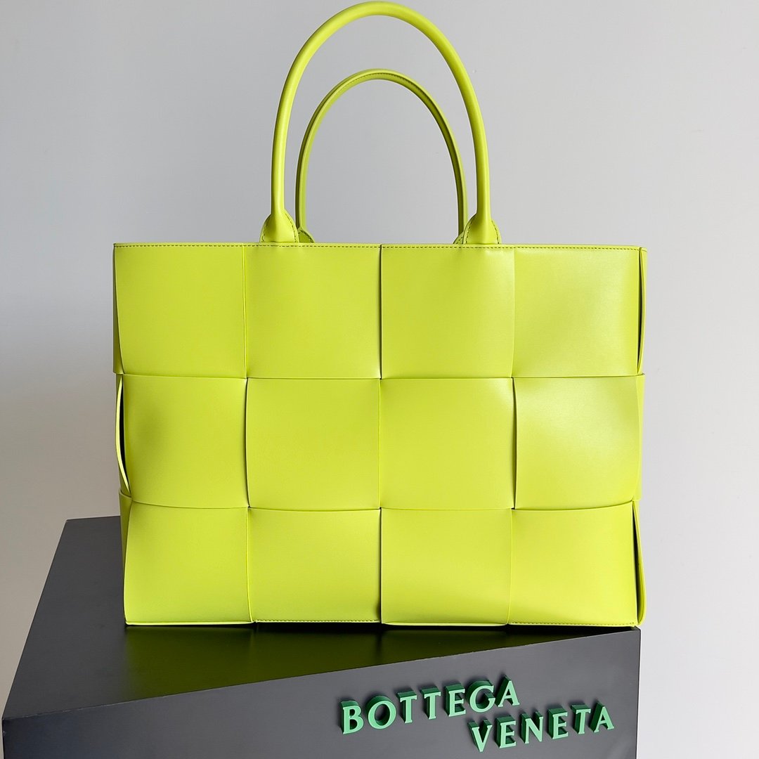BOTTEGA VENETA