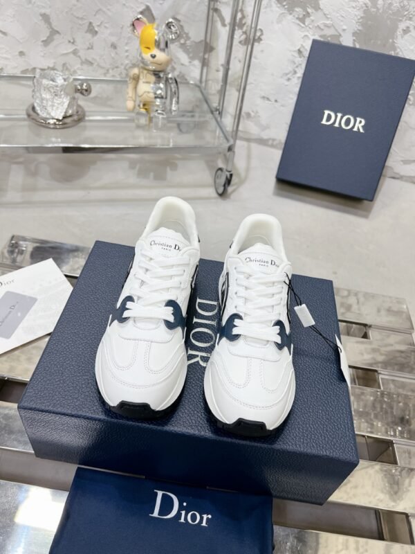 Dior women