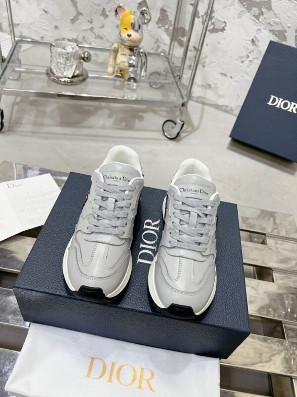 Dior women
