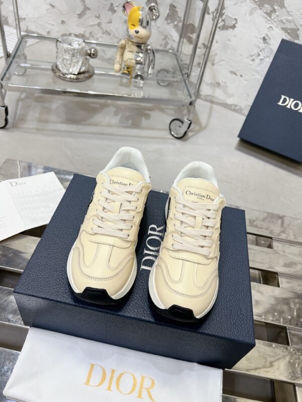 Dior women