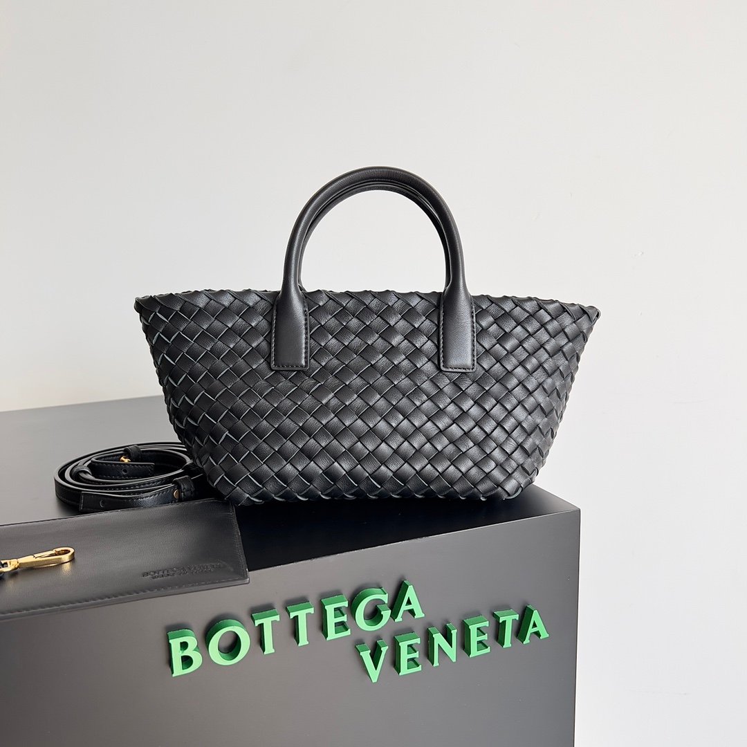 BOTTEGA VENETA