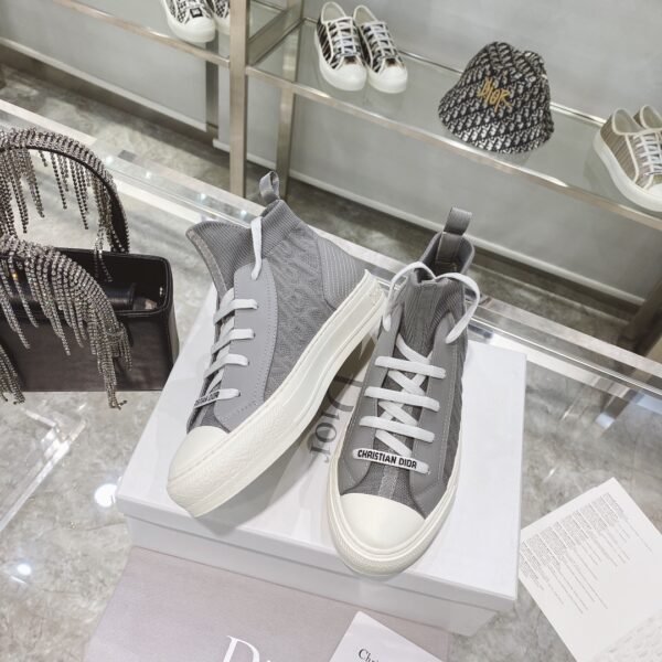 Dior women