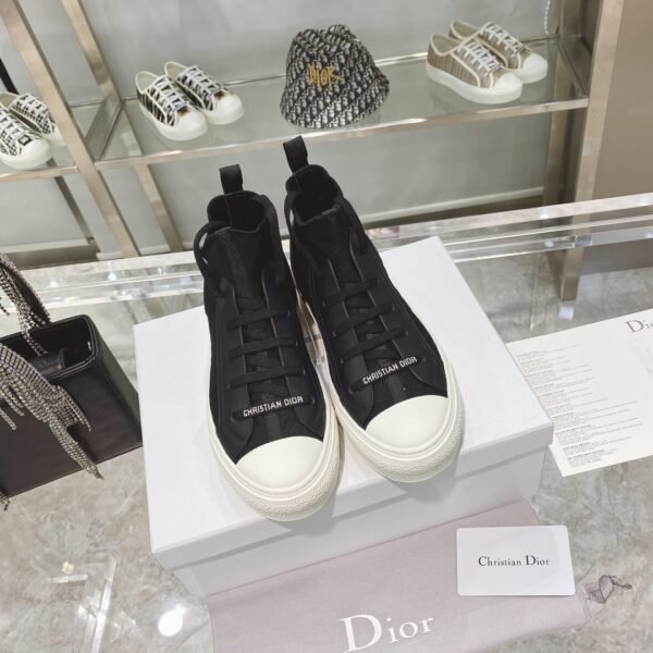 Dior women