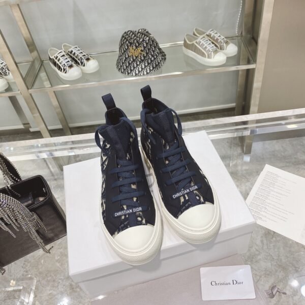 Dior women
