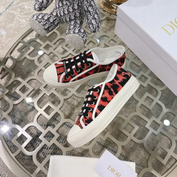 Dior women