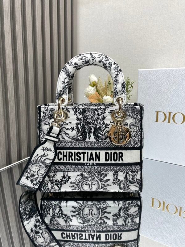 DIOR