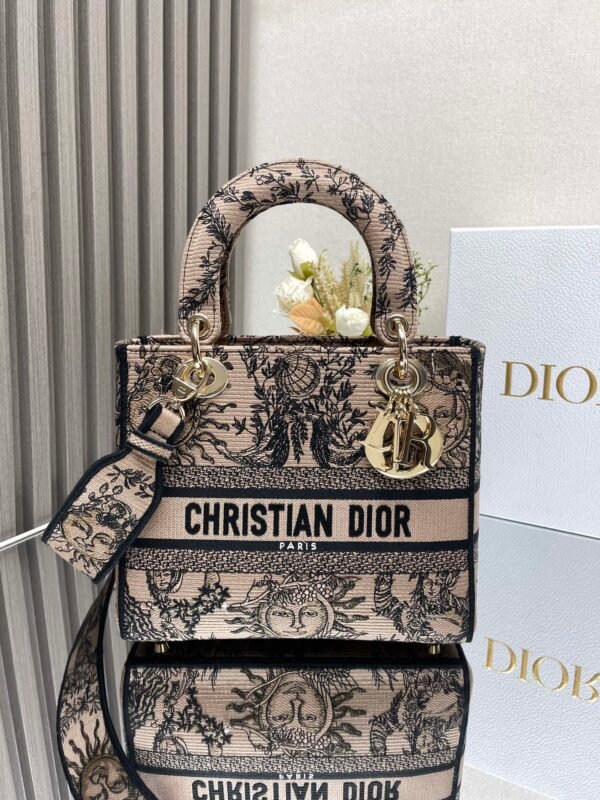 DIOR