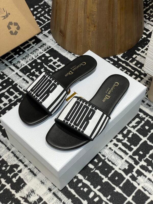 Dior women