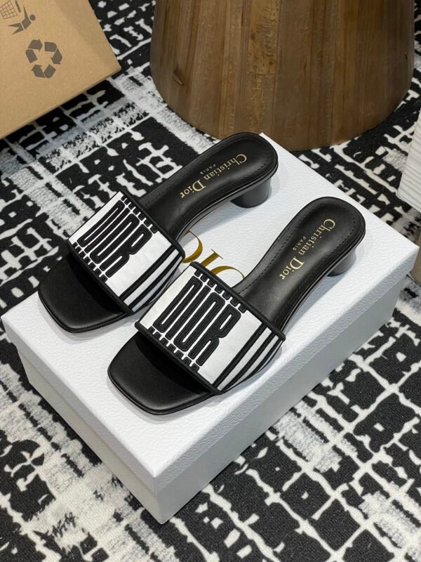 Dior women