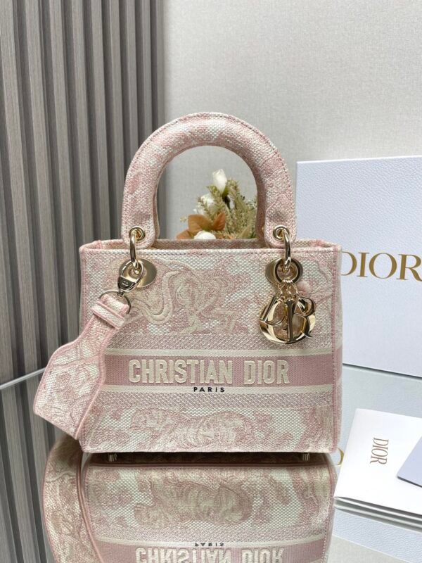 DIOR