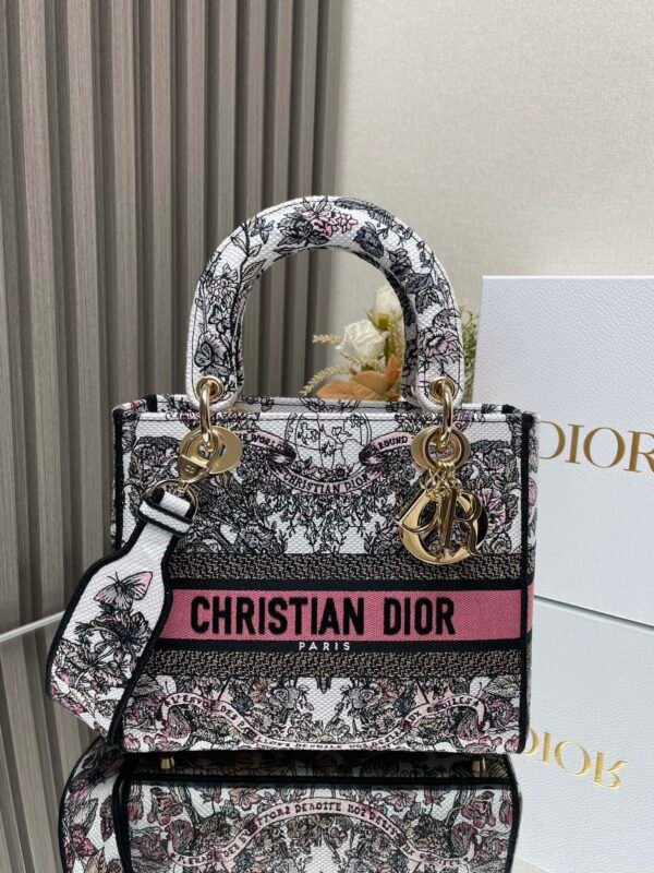 DIOR