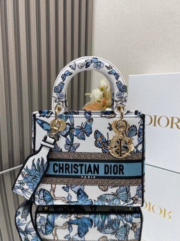 DIOR