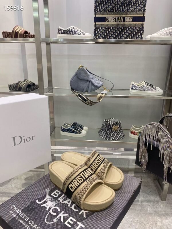 Dior women