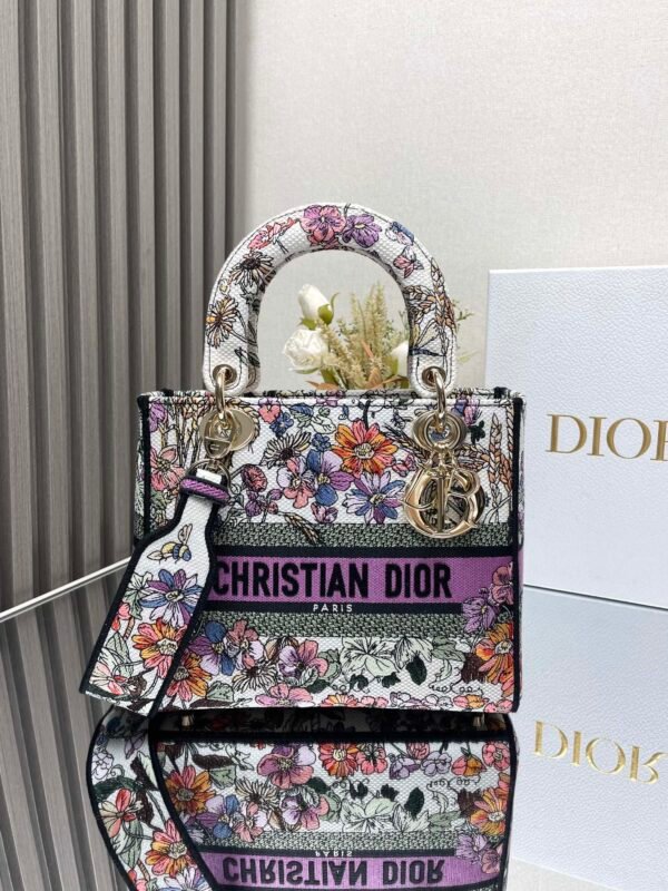 DIOR