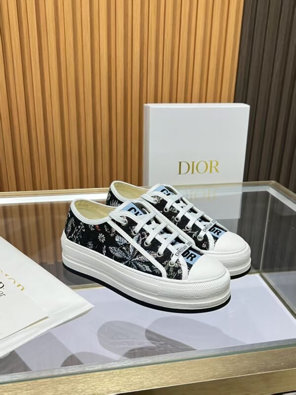 Dior women