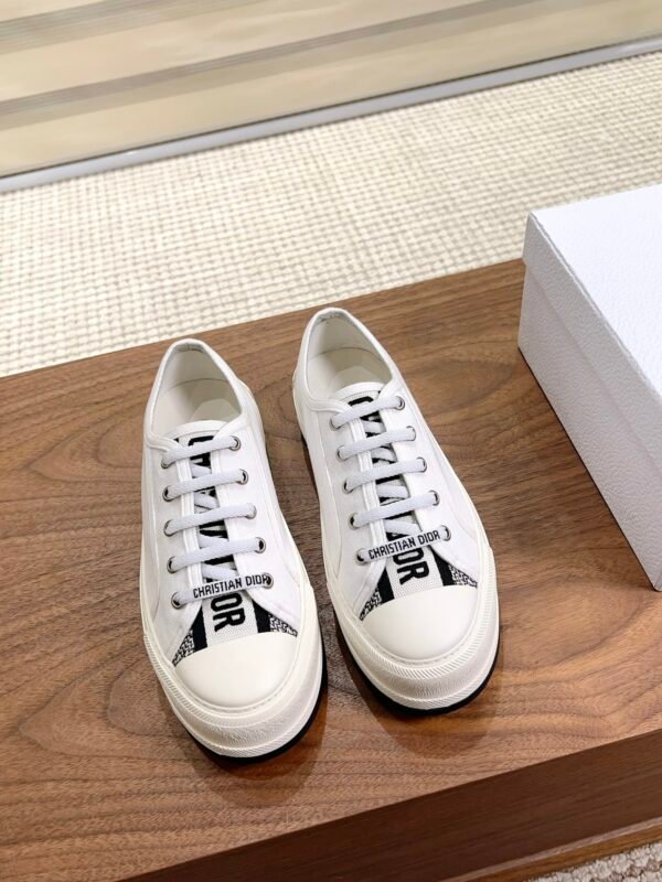 Dior women