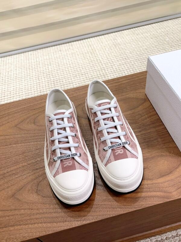 Dior women