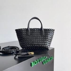 BOTTEGA VENETA