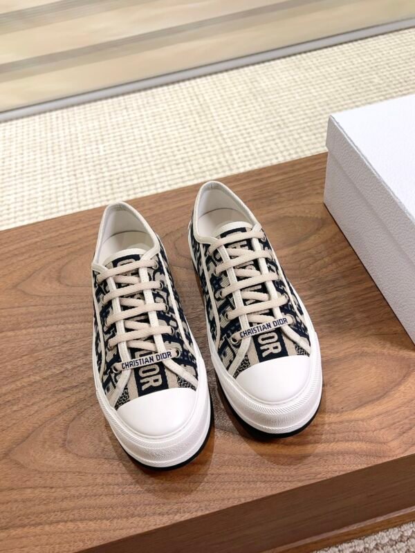 Dior women