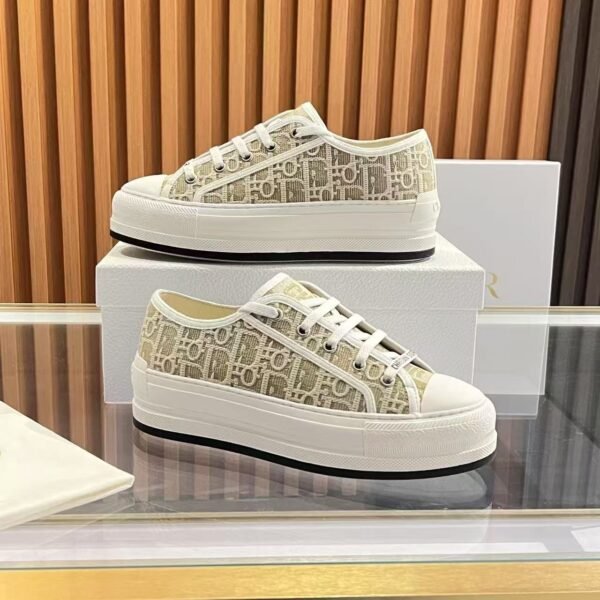 Dior women