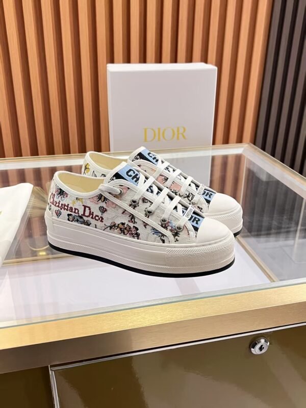 Dior women