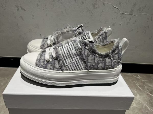 Dior women