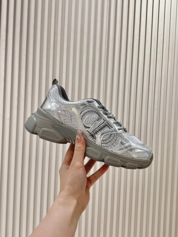 Dior women