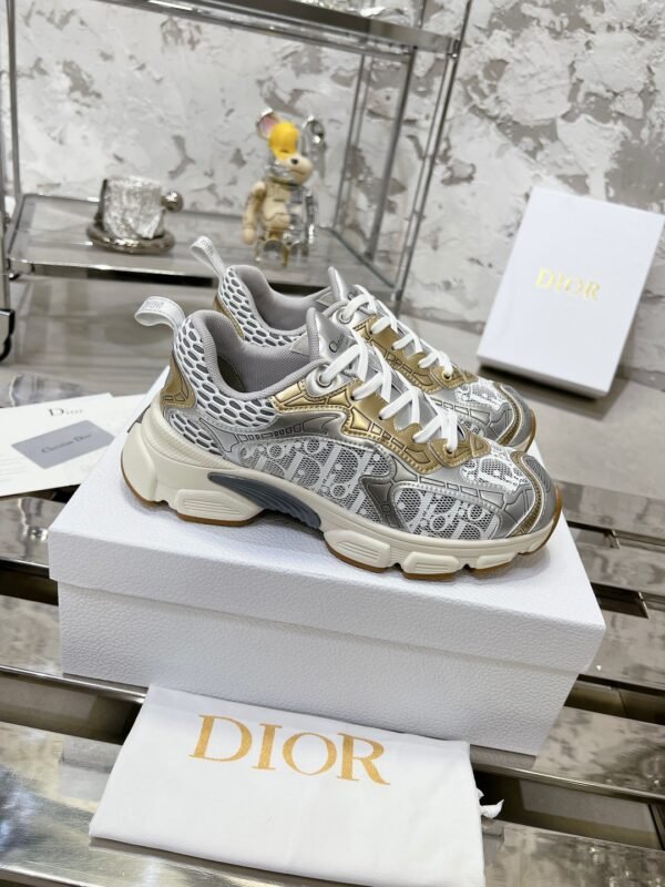 Dior women