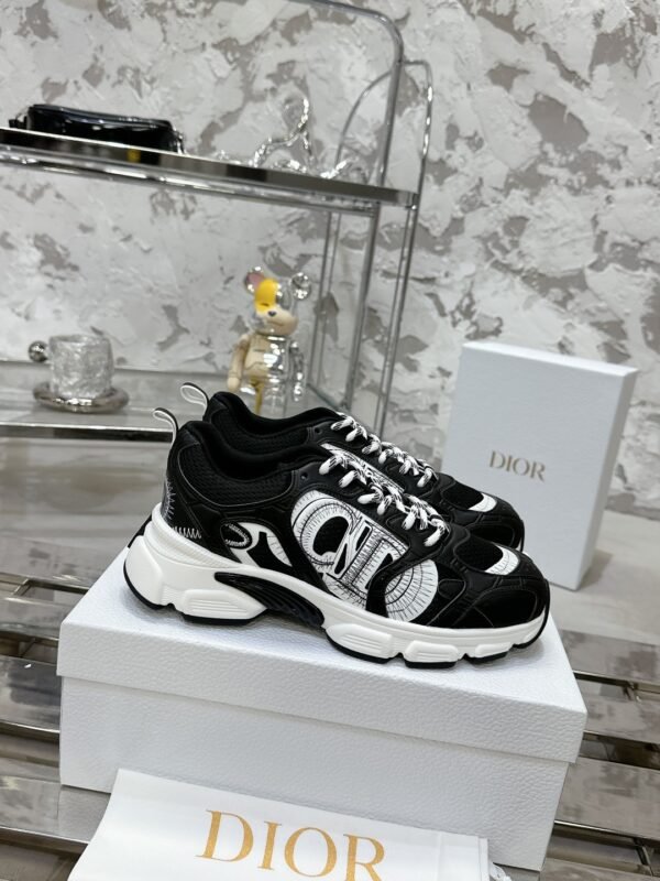 Dior women