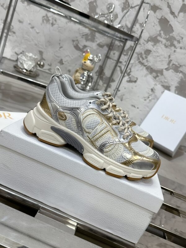 Dior women