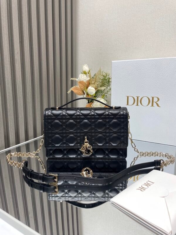 DIOR