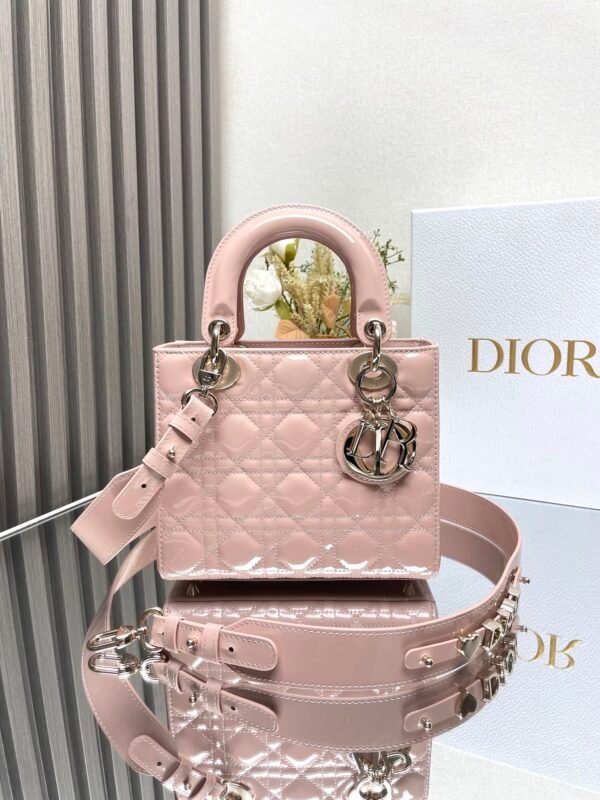 DIOR