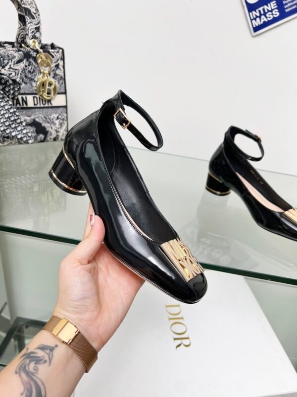 Dior women