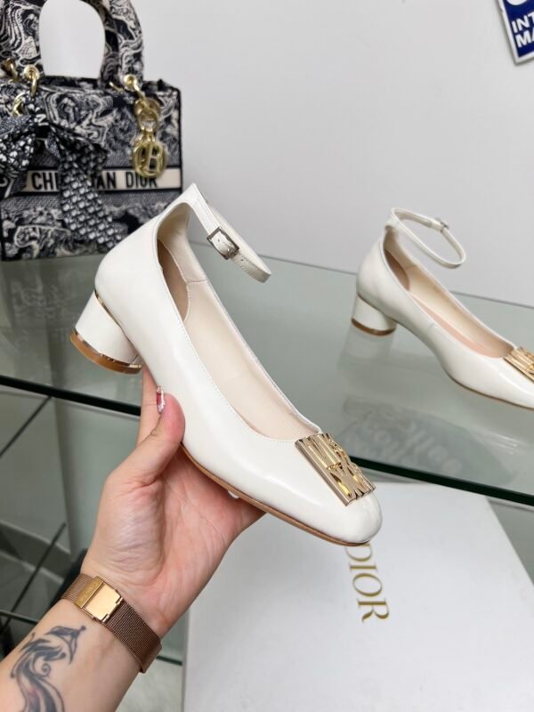 Dior women