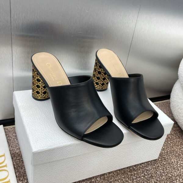 Dior women