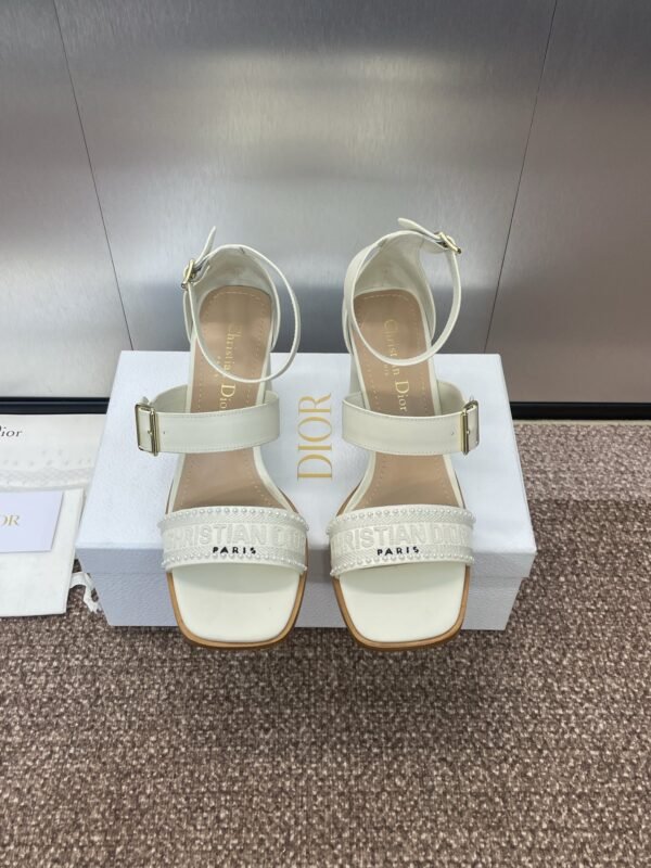 Dior women
