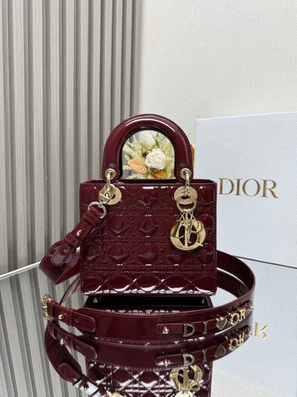 DIOR