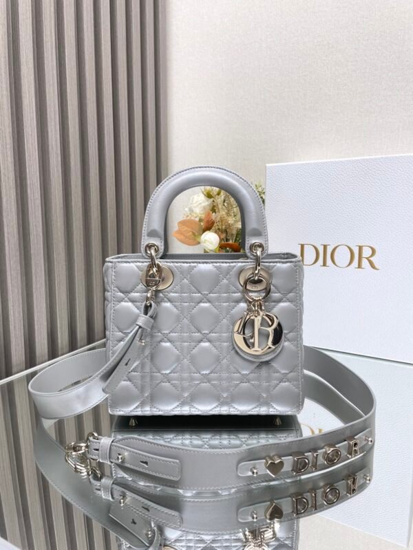 DIOR