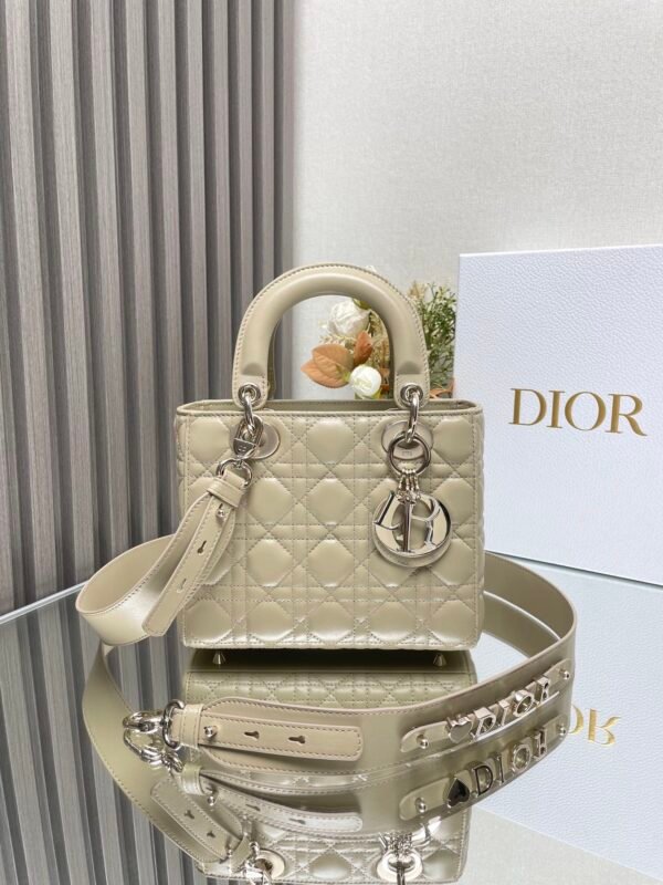 DIOR